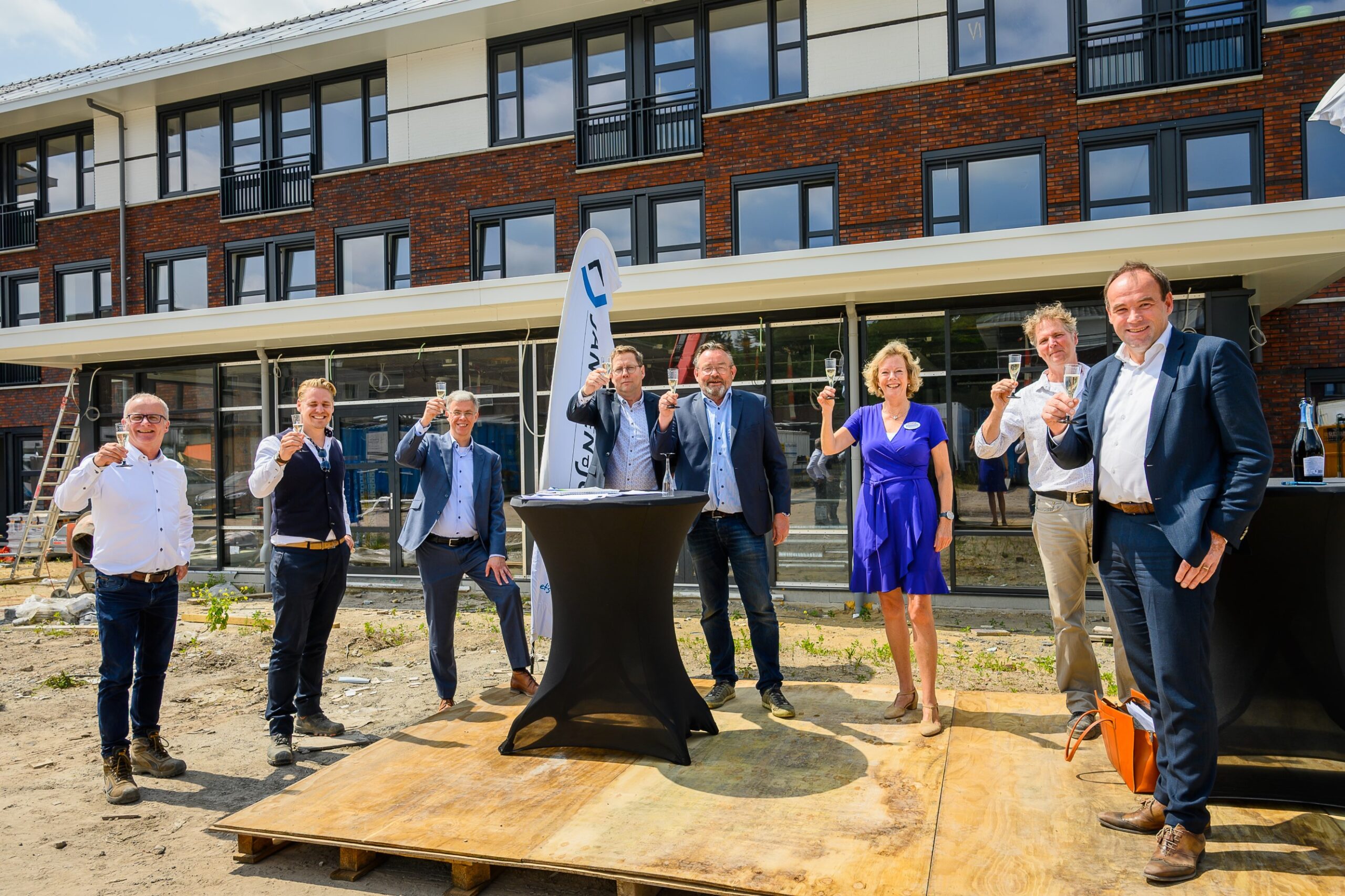 Het-Zonnehuis-Doorn-ondertekening-aannemingsovereenkomst-gebouw-A-4-Aangepast-scaled